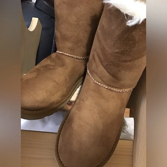 UGG Classic Brown Suede Winter Boots - Picture 7 of 9